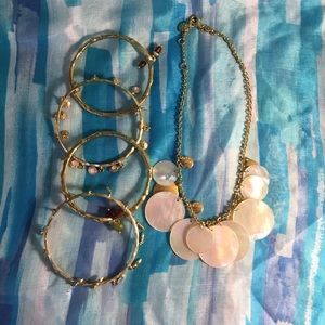 Bracelet and necklace set